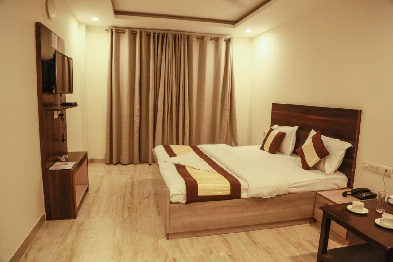 Basoya Farm 2Bhk Villla With Pool - 10 Min Away From Chattarpur Faridabad Esterno foto