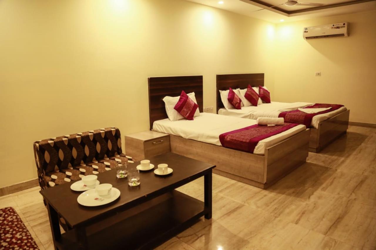 Basoya Farm 2Bhk Villla With Pool - 10 Min Away From Chattarpur Faridabad Esterno foto
